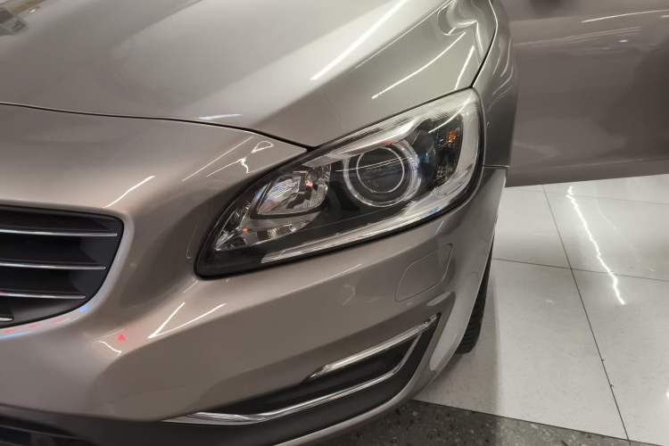 Used Volvo V60 2015 T5 Zhiya Edition Left Front Headlight