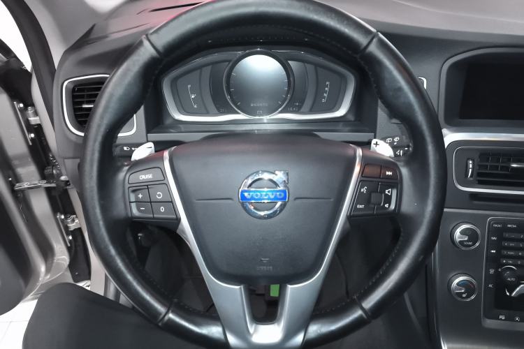 Used Volvo V60 2015 T5 Zhiya Edition Steering Wheel