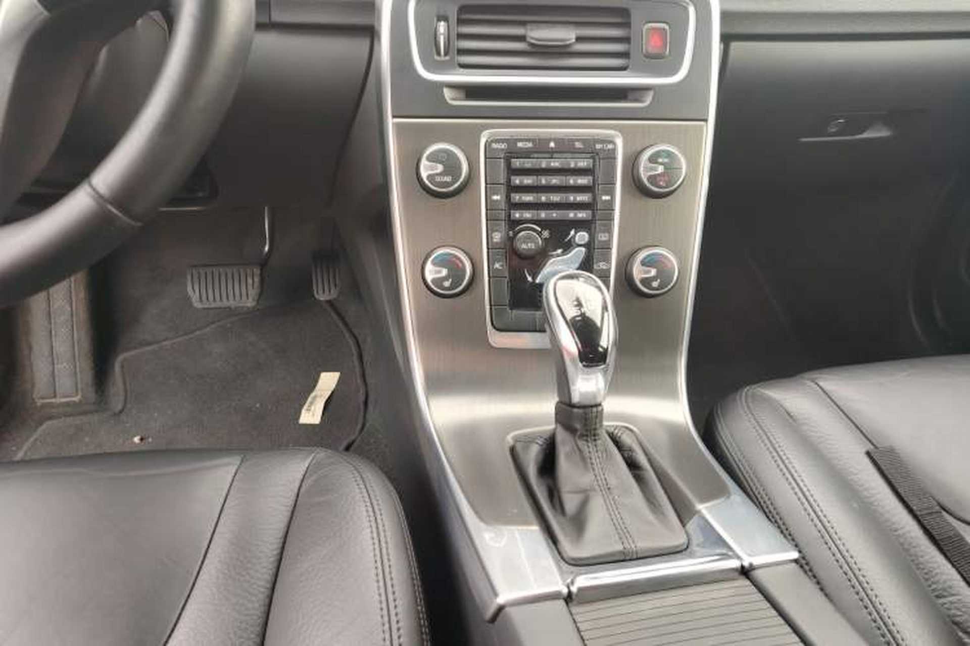 Used Volvo V60 2014 T5 Zhiyi Edition Gear Lever