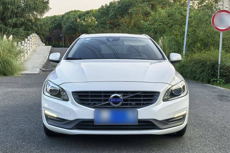 Used Volvo V60 2017 T4 Smart Edition China V Standard Exterior 1