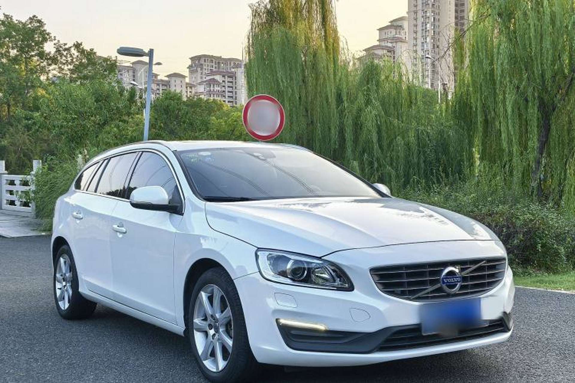 Used Volvo V60 2017 T4 Smart Edition China V Standard Exterior 2