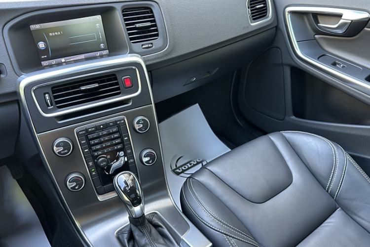Used Volvo V60 2014 T5 Zhiya Edition Interior 2
