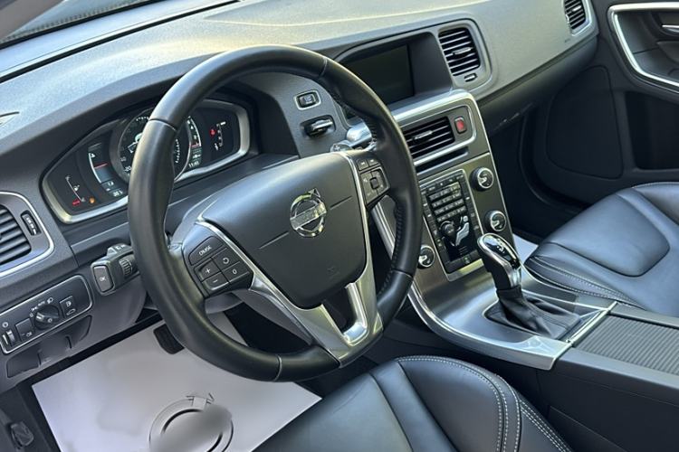 Used Volvo V60 2014 T5 Zhiya Edition Interior 3