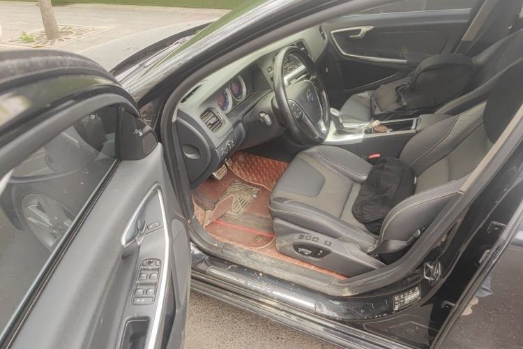 Used Volvo V60 2012 T6 AWD Personalized Sport Edition Driver Seat