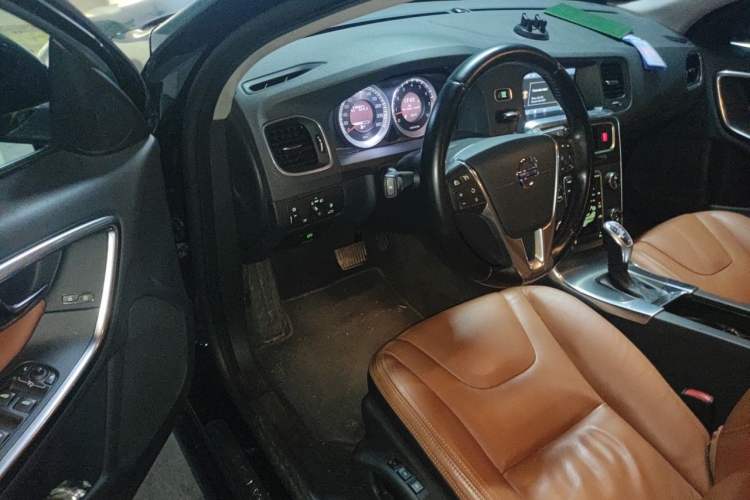 Used Volvo V60  Driver Seat