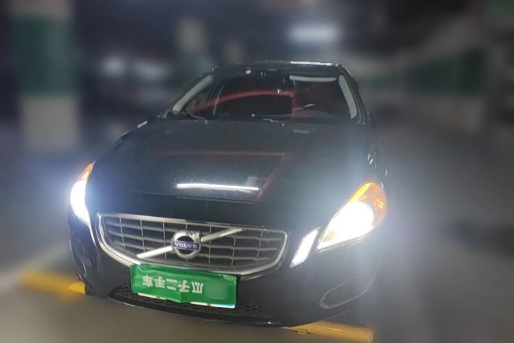 Used Volvo V60  Front