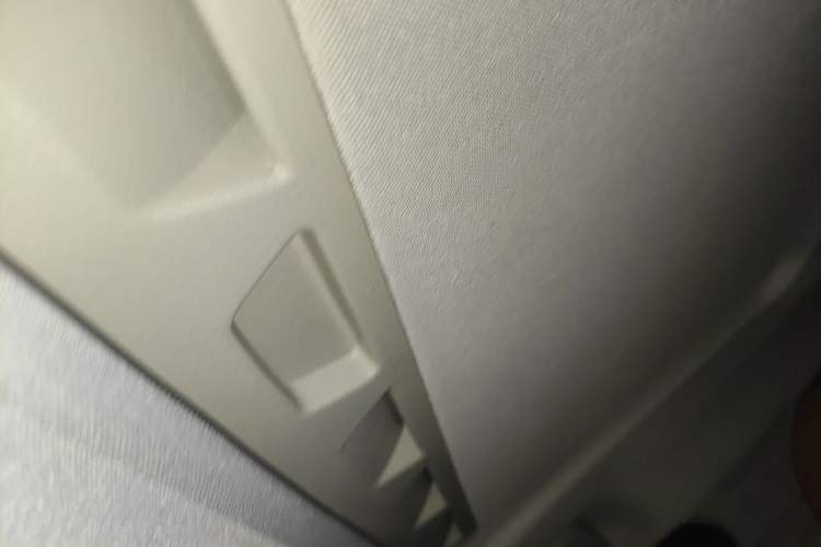 Used Volvo V60  Headliner