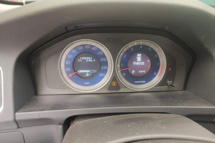 Used Volvo V60 2012 T6 AWD Personalized Sport Edition Instrument Cluster