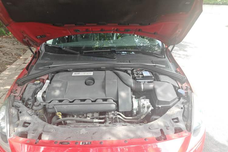 Used Volvo V60 2012 T6 AWD Sport Edition Engine Bay