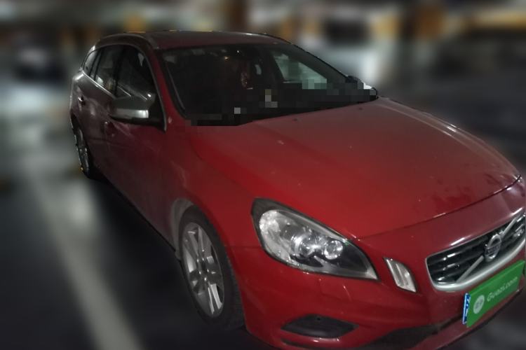 Used Volvo V60 2012 T6 AWD Sport Edition Front Right 45 Deg