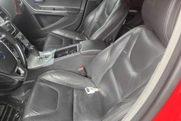 Used Volvo V60 2012 T6 AWD Sport Edition Left Front Seat
