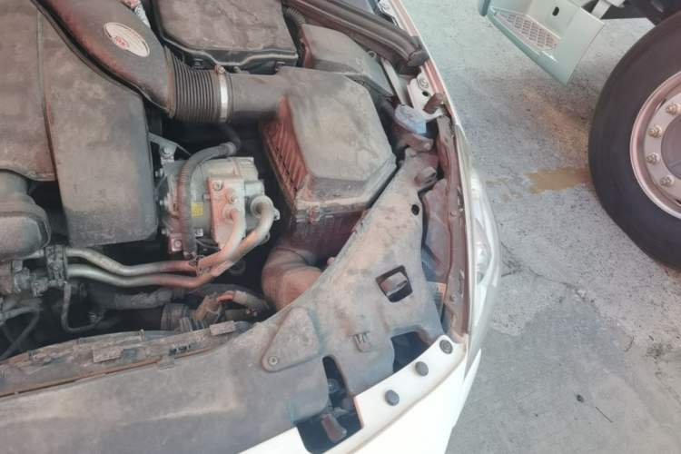 Used Volvo V60 2012 T6 AWD Sport Edition Engine Bay Left