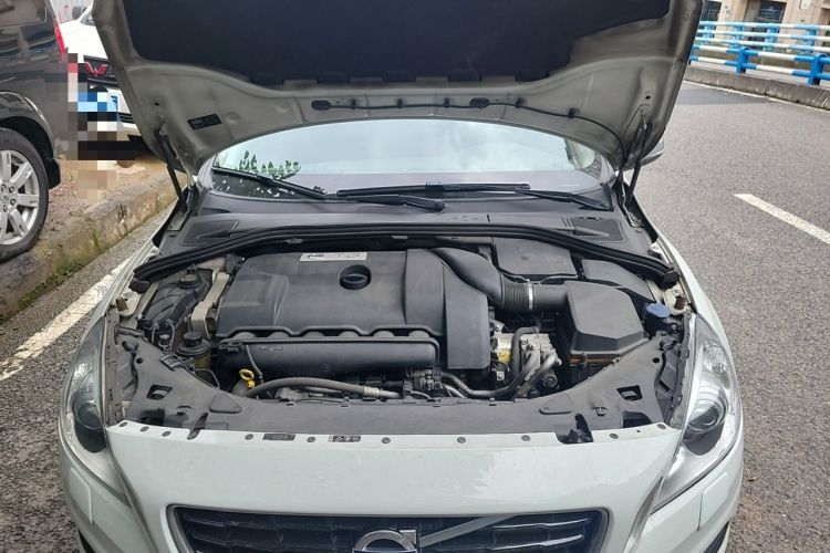 Used Volvo V60 2012 T6 AWD Sport Edition Engine Bay