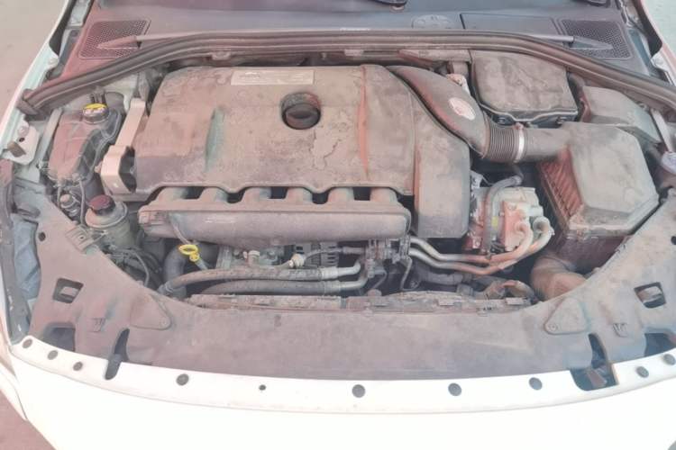 Used Volvo V60 2012 T6 AWD Sport Edition Engine Bay