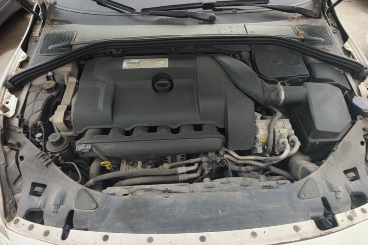 Used Volvo V60 2012 T6 AWD Sport Edition Engine Bay