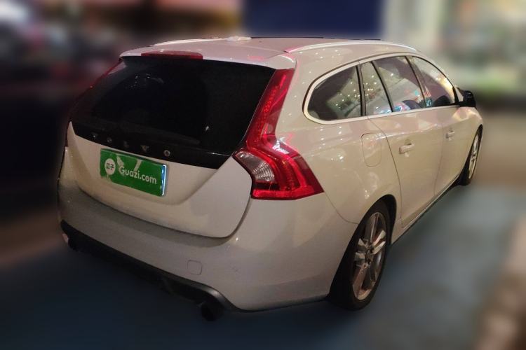 Used Volvo V60 2012 T6 AWD Sport Edition Exterior 5