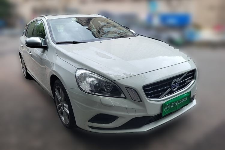 Used Volvo V60 2012 T6 AWD Sport Edition Front Right 45 Deg