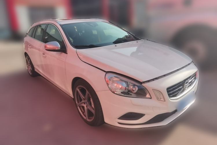 Used Volvo V60 2012 T6 AWD Sport Edition Front Right 45 Deg