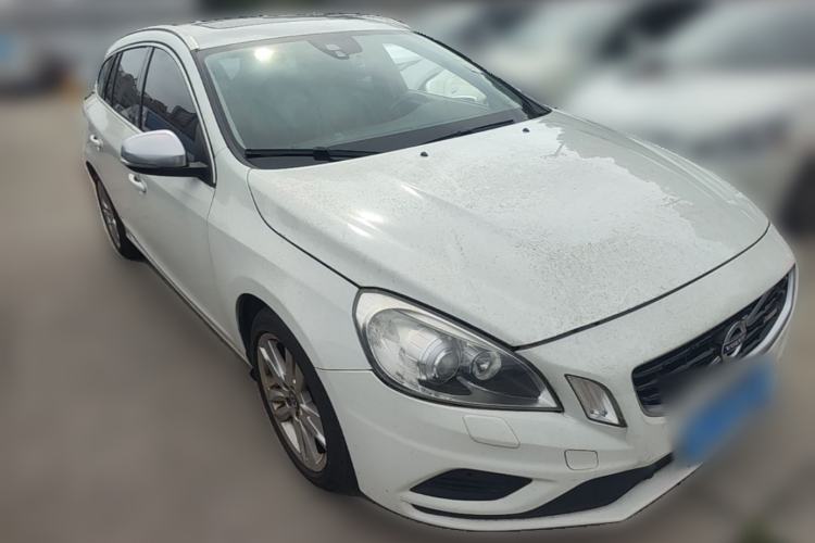 Used Volvo V60 2012 T6 AWD Sport Edition Front Right 45 Deg
