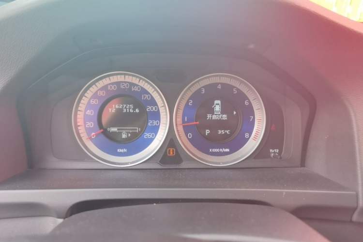 Used Volvo V60 2012 T6 AWD Sport Edition Instrument Cluster