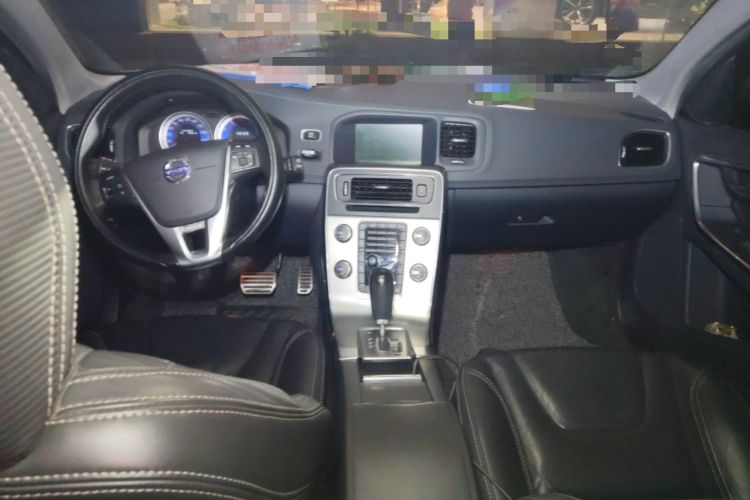 Used Volvo V60 2012 T6 AWD Sport Edition Interior 2