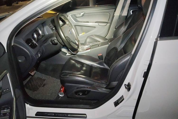 Used Volvo V60 2012 T6 AWD Sport Edition Left Front Seat