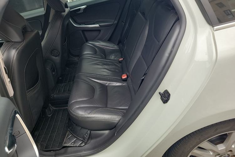 Used Volvo V60 2012 T6 AWD Sport Edition Left Rear Seat