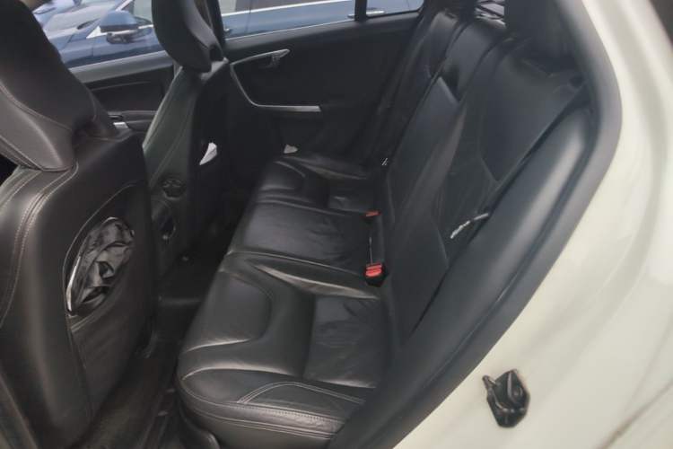 Used Volvo V60 2012 T6 AWD Sport Edition Left Rear Seat