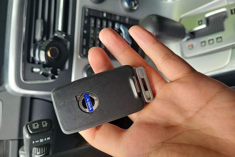 Used Volvo V60 2012 T6 AWD Sport Edition Vehicle Key