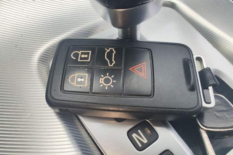 Used Volvo V60 2012 T6 AWD Sport Edition Vehicle Key