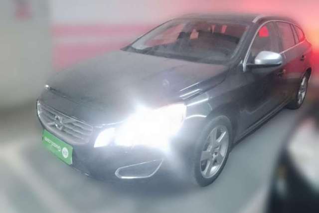 Used Volvo V60 2013 T5 Comfort Edition