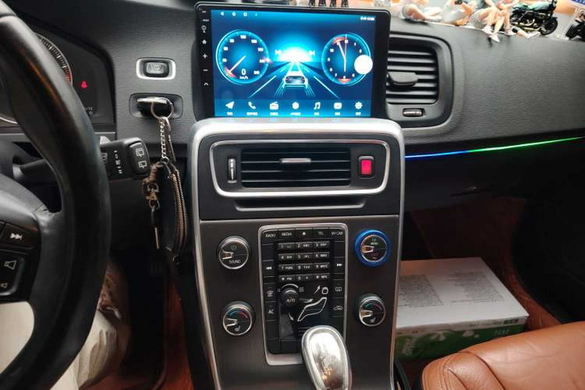 Used Volvo V60 2013 T5 Comfort Edition Audio And AC Panel