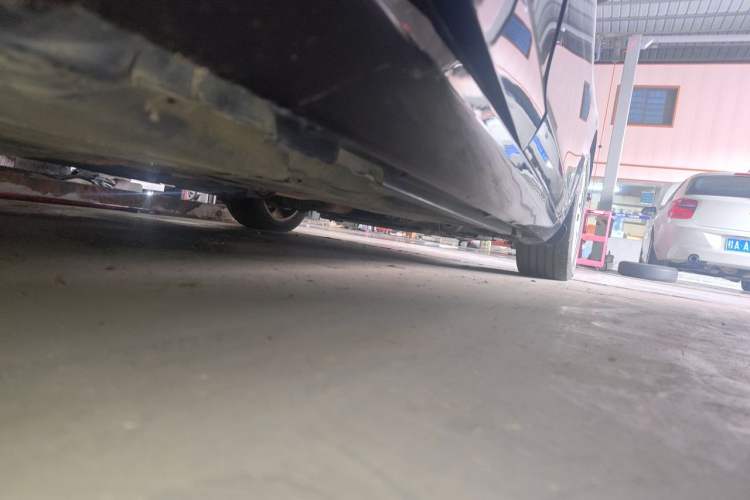 Used Volvo V60 2013 T5 Comfort Edition Chassis Rear Right