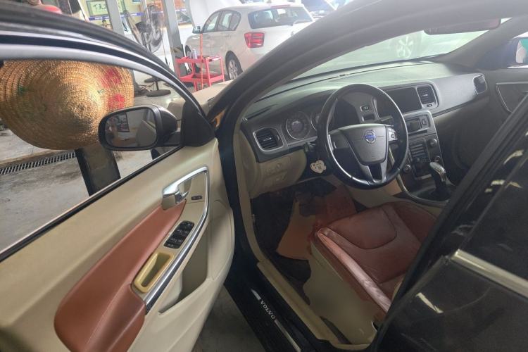 Used Volvo V60 2013 T5 Comfort Edition Driver Seat