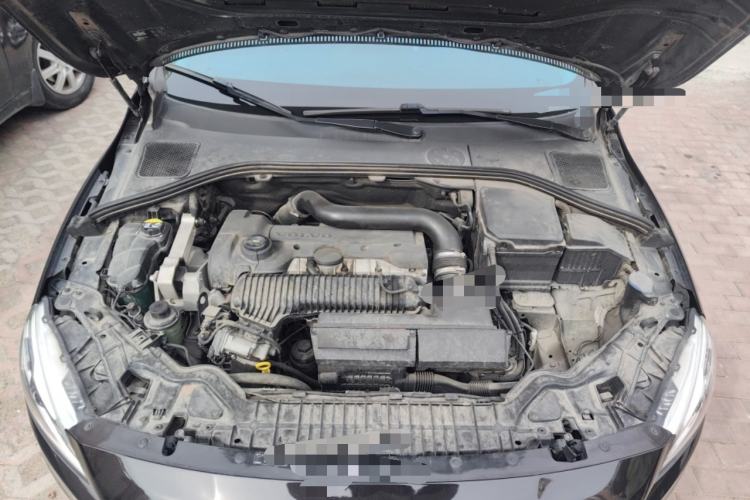Used Volvo V60 2013 T5 Zhiya Edition Engine Bay