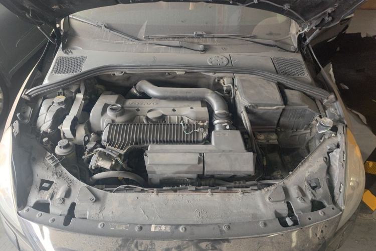 Used Volvo V60 2013 T5 Comfort Edition Engine Bay