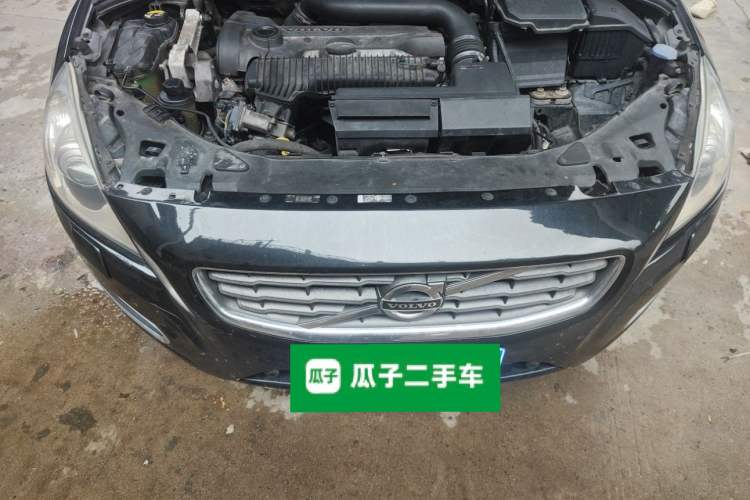 Used Volvo V60 2013 T5 Zhiya Edition Engine Bay