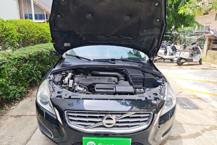 Used Volvo V60 2013 T5 Smart Edition Engine Bay