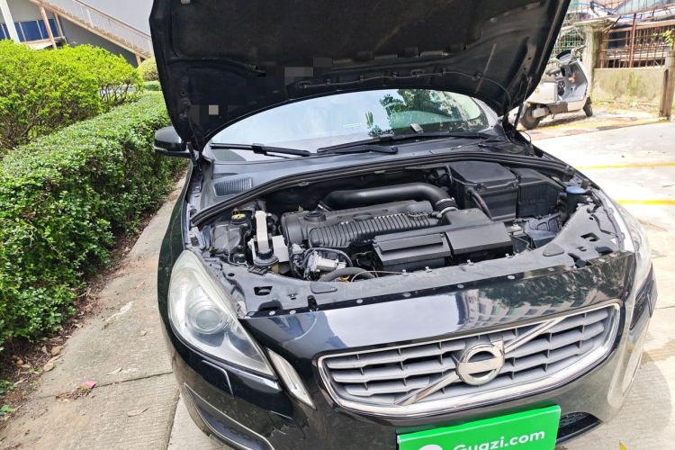 Used Volvo V60 2013 T5 Smart Edition Engine Bay Right