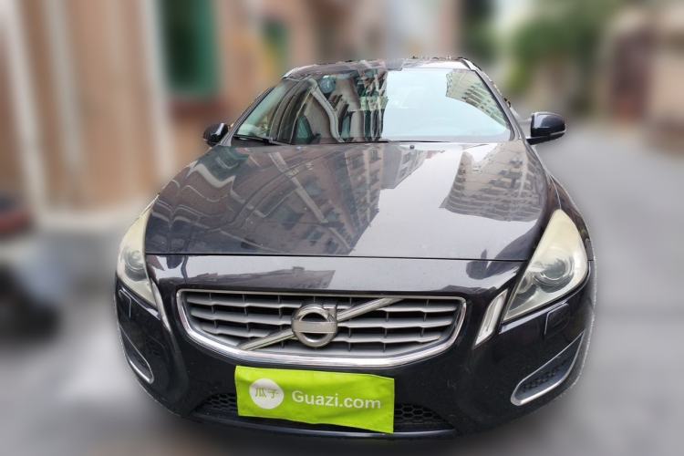 Used Volvo V60 2013 T5 Smart Edition Front