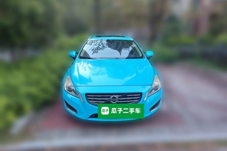 Used Volvo V60 2013 T5 Prestige Edition Front