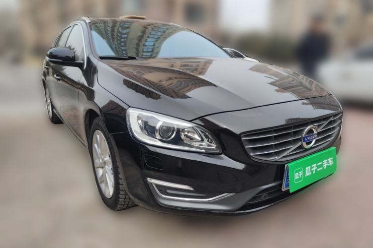 Used Volvo V60 2013 T5 Zhiya Edition Front Right 45 Deg