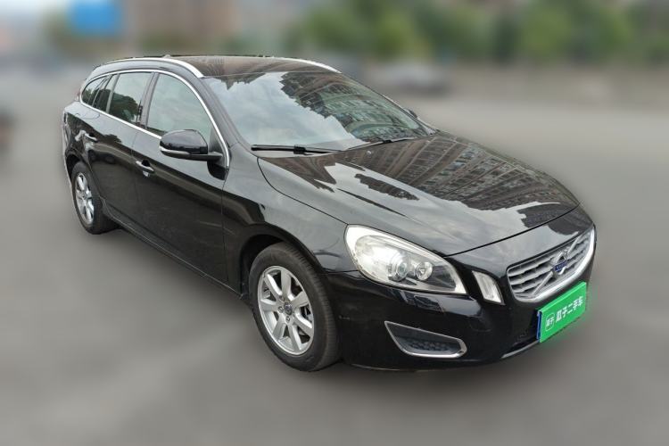 Used Volvo V60 2013 T5 Smart Edition Front Right 45 Deg