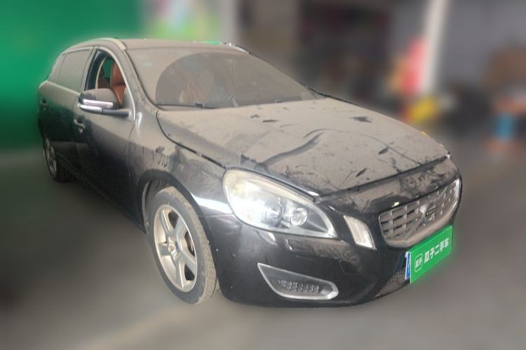 Used Volvo V60 2013 T5 Comfort Edition Front Right 45 Deg