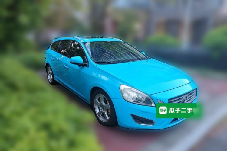 Used Volvo V60 2013 T5 Prestige Edition Front Right 45 Deg