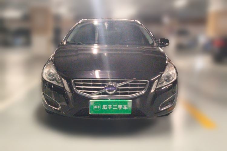 Used Volvo V60 2013 T5 Smart Edition Front