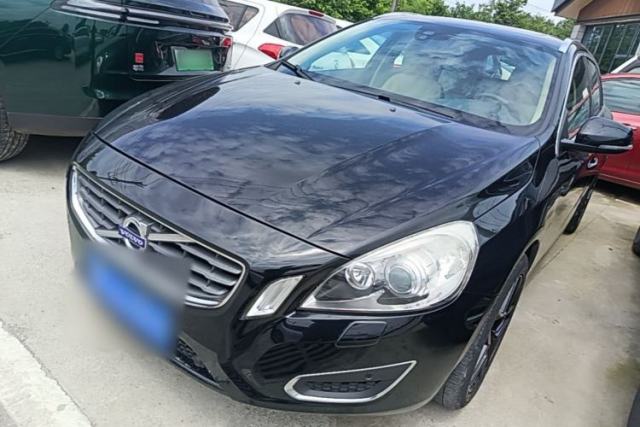 Used Volvo V60 2013 T5 Comfort Edition