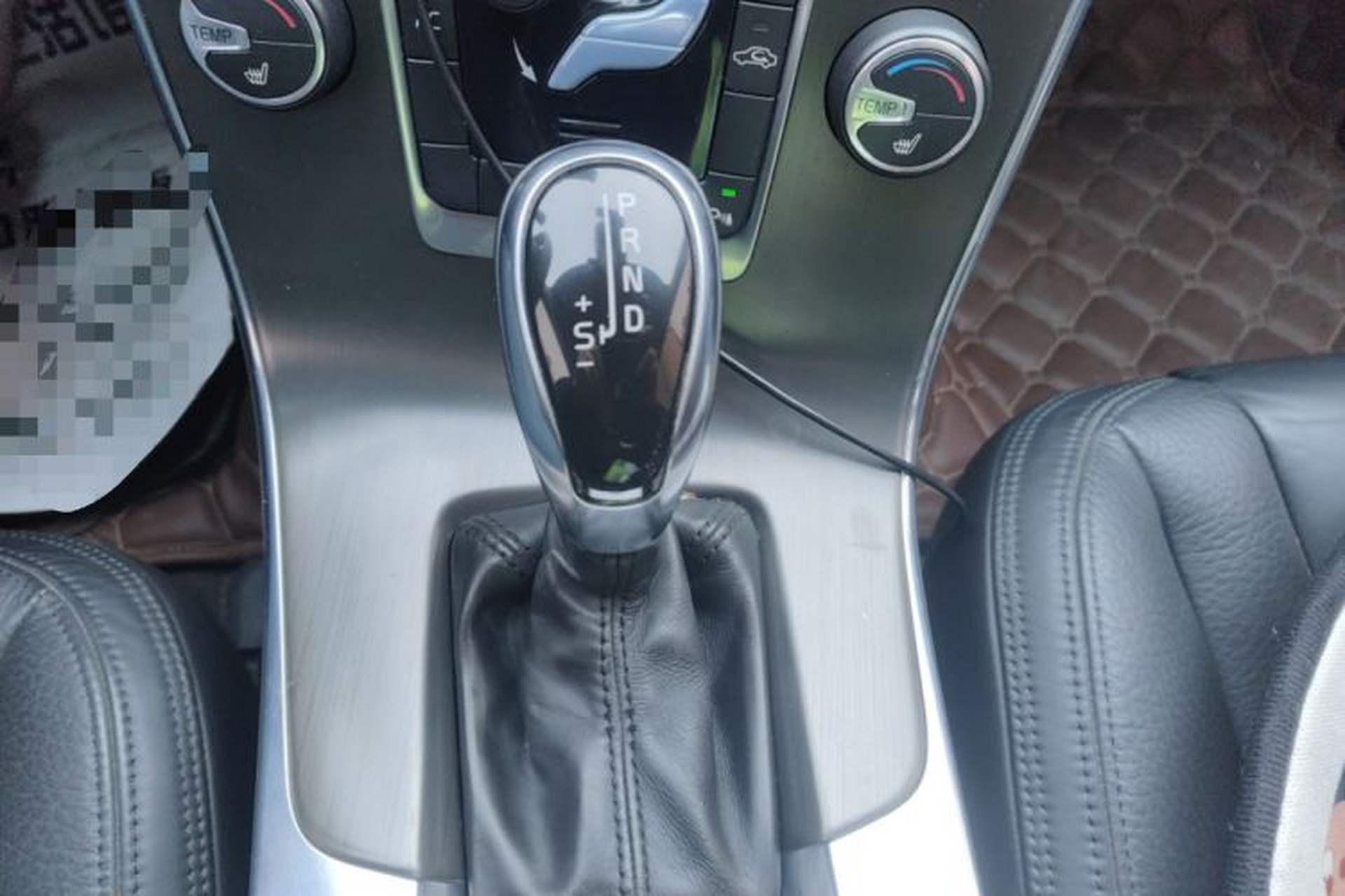Used Volvo V60 2013 T5 Zhiya Edition Gear Lever