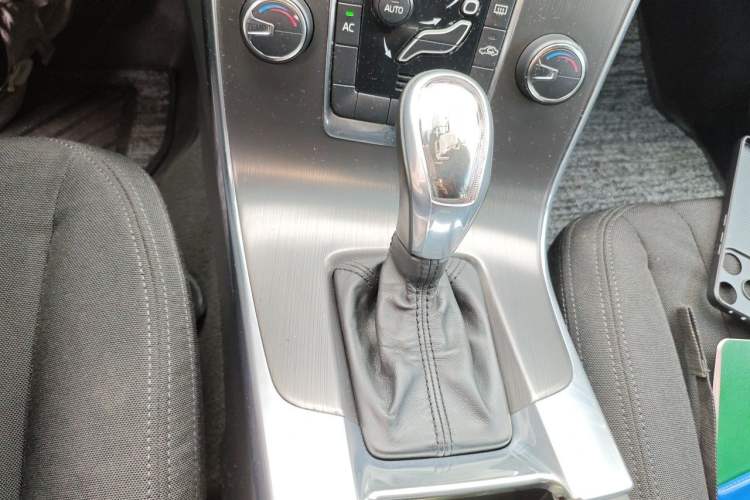 Used Volvo V60 2013 T5 Smart Edition Gear Lever