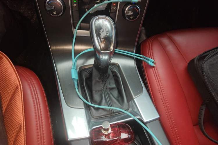Used Volvo V60 2013 T5 Zhiya Edition Gear Lever